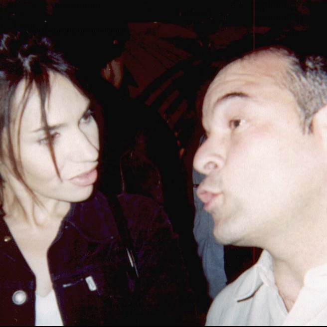 LA GRANDE VIE - 2001 - En pleine discussion avec Béatrice Dalle. Soirée au Palm Beach de Cannes.